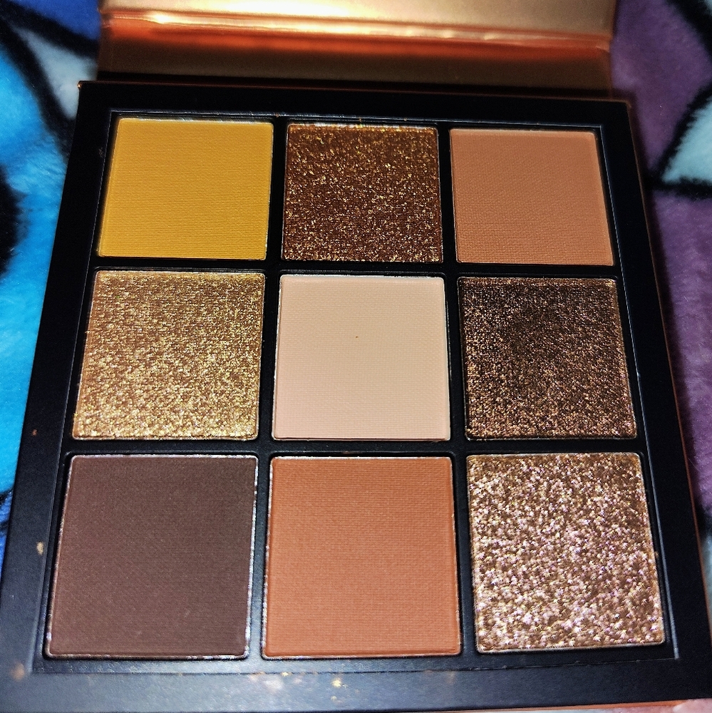 HUDA BEAUTY Topaz Obsessions 9 Pan Palette